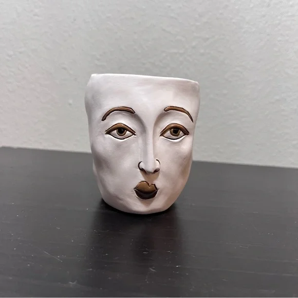 Artistic Baby Modern Face Planter in White and Brown by Michelle Allen - Picture 5 of 13